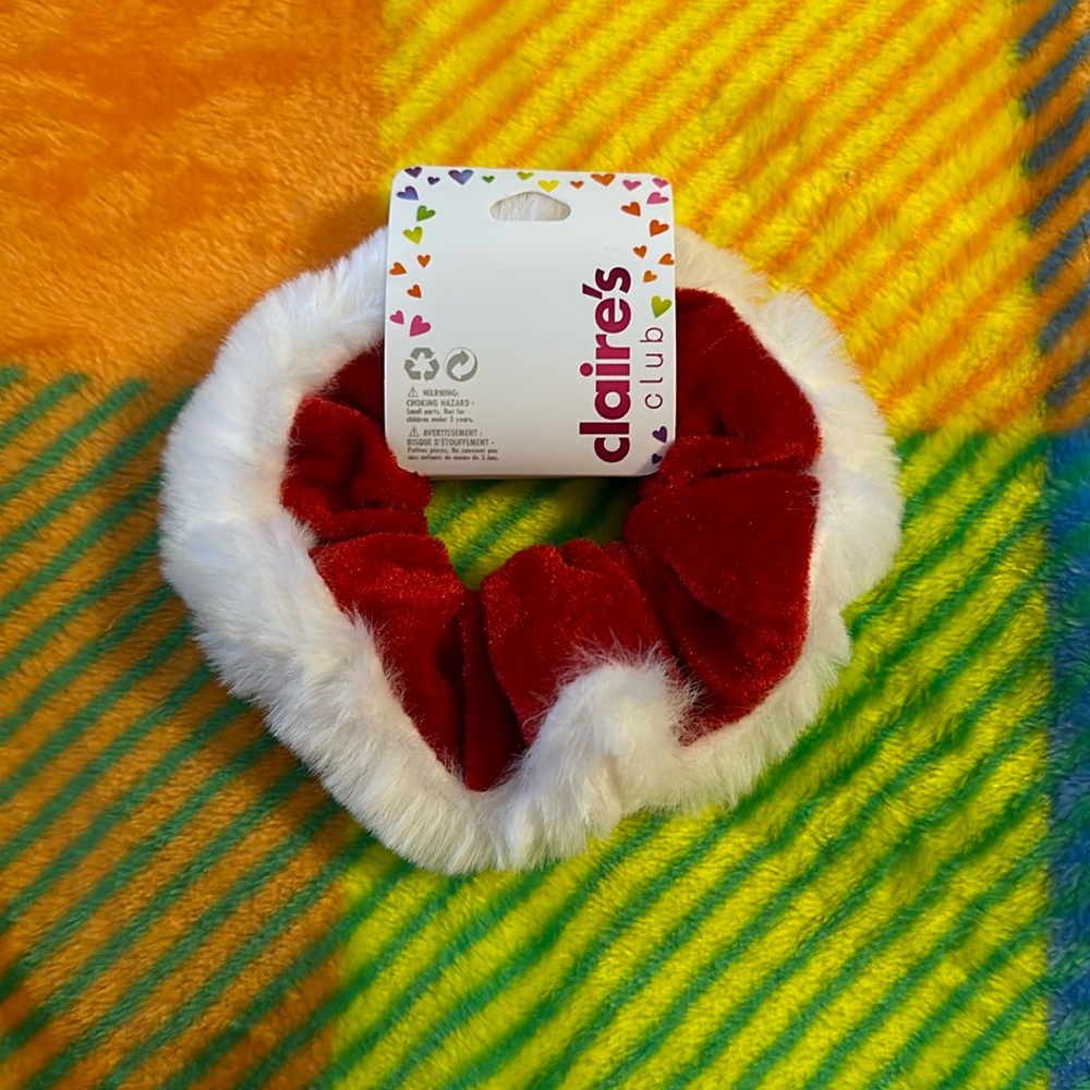 Claire’s Santa Hair Scrunchie